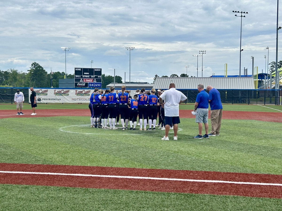 Finished up a great week <a href="/NFAsoftball/">National Fastpitch Alliance</a> Championship!  Congrats to <a href="/SarahLee2706/">Sarah Lee</a> with a SoFo 💣 this morning!💙🧡
