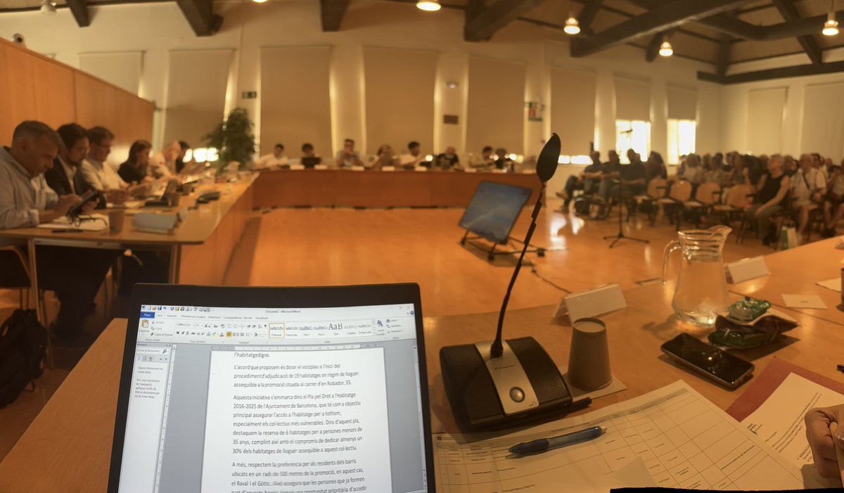 Octainvernizzi's tweet photo. Avui toca Plenari a Ciutat Vella. Presentem el Pla de Reducció de Soroll i treballem  els precs i proposicions dels grups municipals. https://t.co/9iV7Q231l3