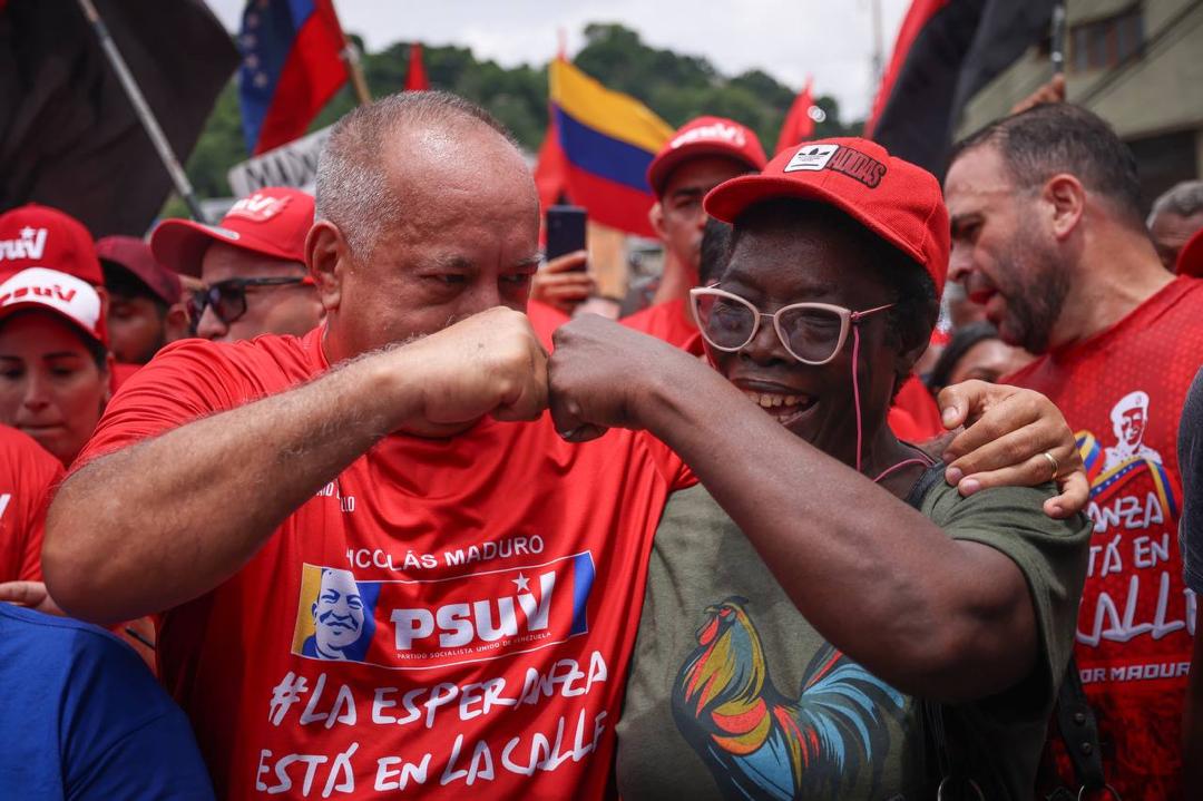 VALERA |   Diosdado Cabello: Todos los faros del mundo están sobre Venezuela goo.su/6gxYXr

<a href="/dcabellor/">Diosdado Cabello R</a> 
#VenezuelaObrera