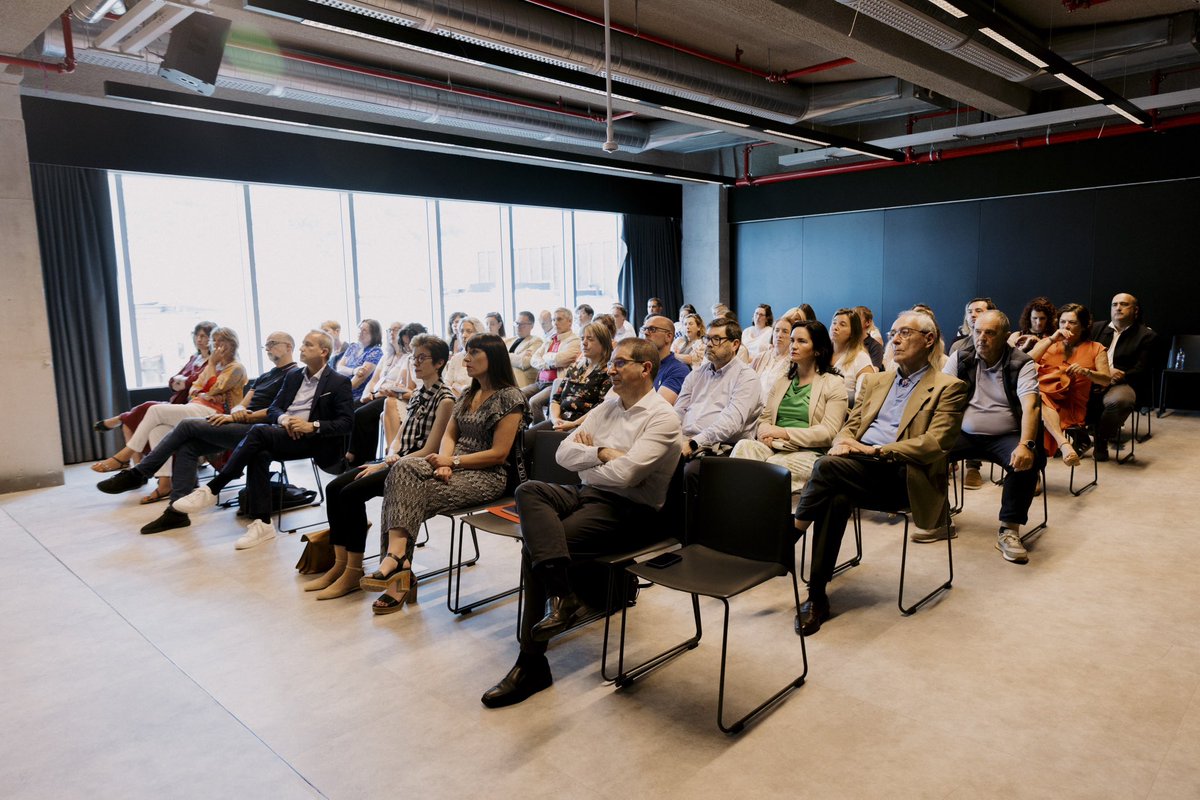 SoniaPEzquerra's tweet photo. Nos reunimos en #BBAG para repasar un año de trabajo en el #turismo de @Bizkaia Desde la renovación de decretos hasta nuevos productos como 'Iron River' y las Rutas del Txakoli, nueva web @visitbiscay y una apuesta por un turismo inclusivo y sostenible #inclusivo y #sostenible https://t.co/YZaCzZKOJN