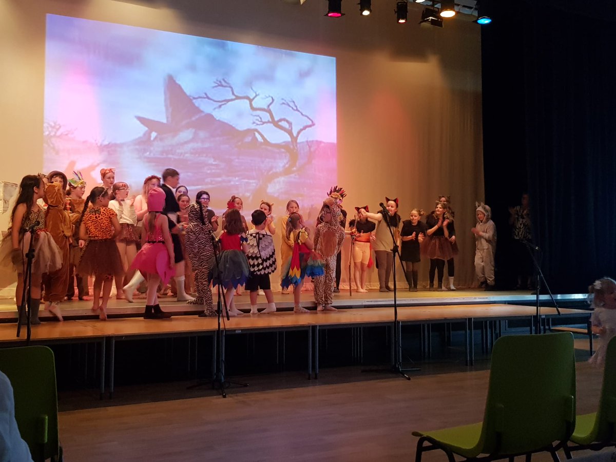 CL_Stars's tweet image. Just some pics from @aberdareciw fantastic performance of The Lion King this eve. Thank you to Andrew and the team at  @AberdareSchool for hosting us and being so supportive. 🌟  the children loved performing on the stage. What a great experience!