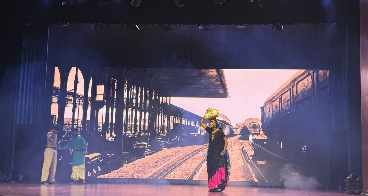 What a powerful performance with important messages on ending human trafficking! There are three more shows today - 11am, 3pm and 7pm. Go watch it! Highly recommended. #EndHumanTrafficking