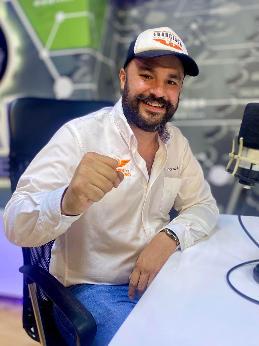 FranciscoBH2's tweet photo. Lo nuevo sigue avanzado. Felicito a compañeras y compañeros que se han organizado para formar la Coordinación Municipal de #CiudadJuárez. Tendremos gran representación local con @AlfredoLozoyaMX en lo federal, @FrankCongress y Alma Portillo en lo estatal. #movimientociudadano https://t.co/Kixw1Zbwmq