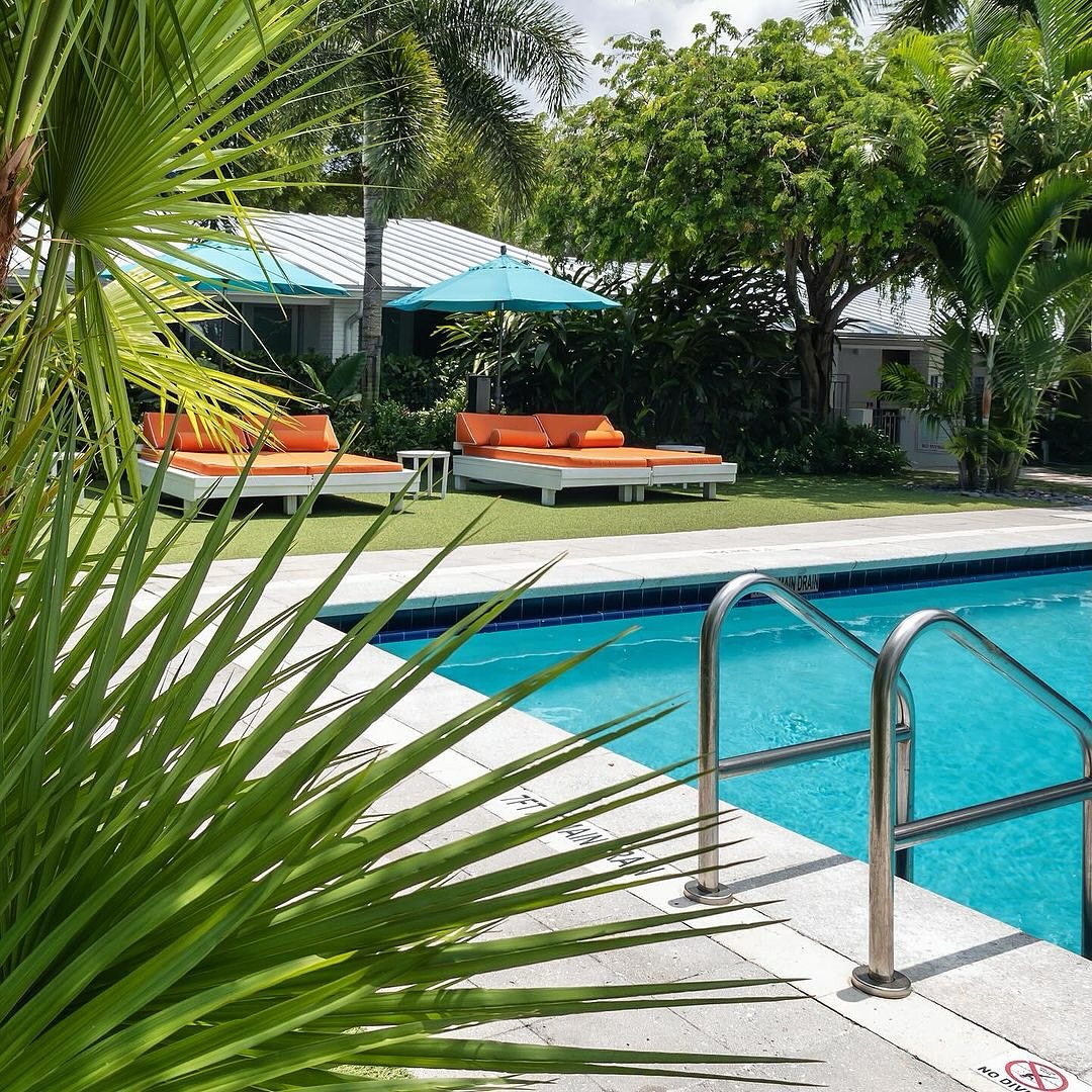 VagabondMiami's tweet photo. We know Thursday would be a little cuter if it were Friday. BUT fear not! …here at the V it doesn’t matter what day it is, because EVERYDAY is a vacation day. https://t.co/bsubLobop1