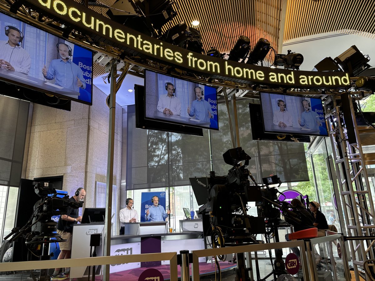 jupiterpowerllc's tweet photo. Jupiter Power's own Hans Detweiler joined @NECEC's @JoeCurtatone on @BosPublicRadio this week to discuss the future of #BatteryStorage, &amp; how these storage systems can enhance grid flexibility &amp; reliability. Thanks to hosts @jimbraude &amp; @MargeryEagan for having us on the show! https://t.co/xAVtLO3gTu