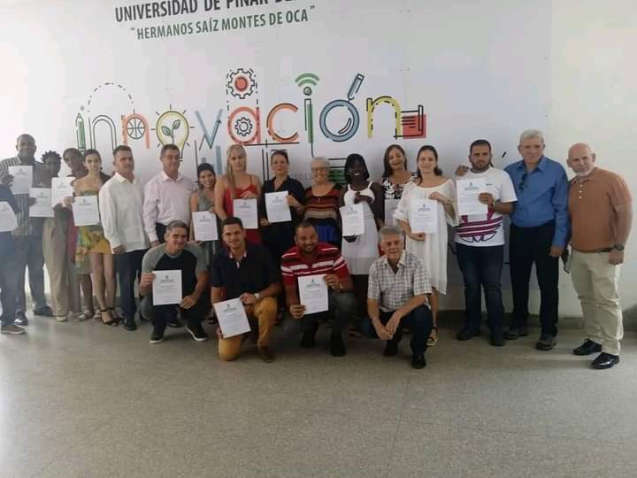 RobertoIsbel's tweet photo. Participamos en la #Graduación de VIIEdición de la Escuela preparatoria para la formación doctoral. 20 egresados de diferentes #OACE listos para adentrarse en sus estudios doctorales.
Felicidades.
@PccUpr
@WalterBG_MES @CubaMES @yorki_mayor @YamileRamosCord https://t.co/kr7l0V1Weo