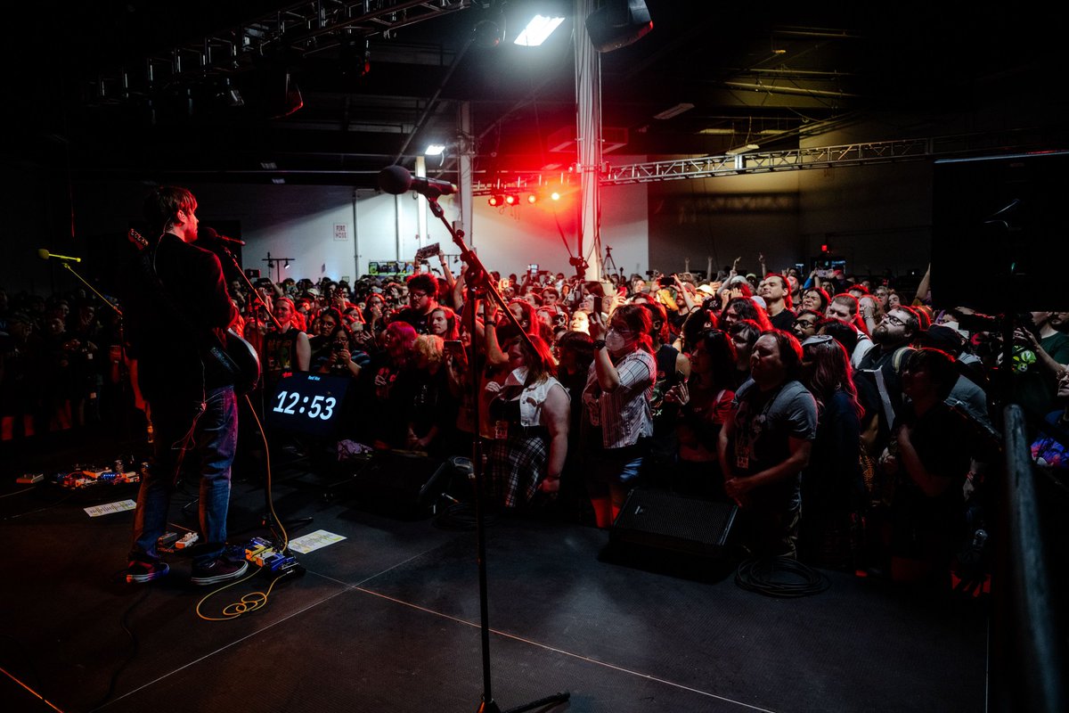 VinnyVinesauce's tweet photo. Here's some more photos from our show for no particular reason (vanity) https://t.co/bqkkz6010r