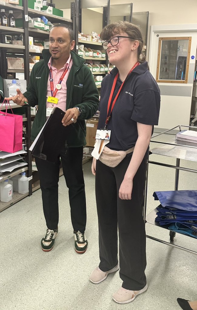 SASHPharmacy's tweet image. Today we said a massive thank you to our lovely #pharmacy volunteer Robyn as she left us to move on to new adventures
#volunteering @sashnhs