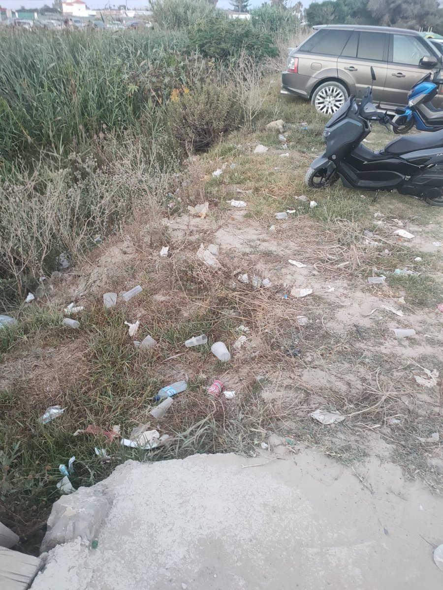 Japygur's tweet photo. Vergonzosa imagen de Las Tres Piedras.
Está aquello que da ASCO 
@aytochipiona 
@diputacioncadiz 
@AytoRota https://t.co/CAG8XkHOlQ