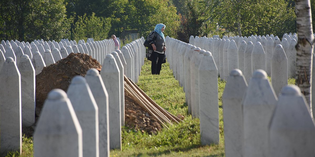 globalcmrpt's tweet image. Srebrenica massacre: 'What happened should be known' ow.ly/emiw50SCON1 @JournalGenocide @GenocideStudies

RT @GCR2P Statement Welcoming the Designation of 11 July as the International Day of Commemoration for the Srebrenica Genocide ow.ly/EFuU50SCON0 @StudyOfGenocide