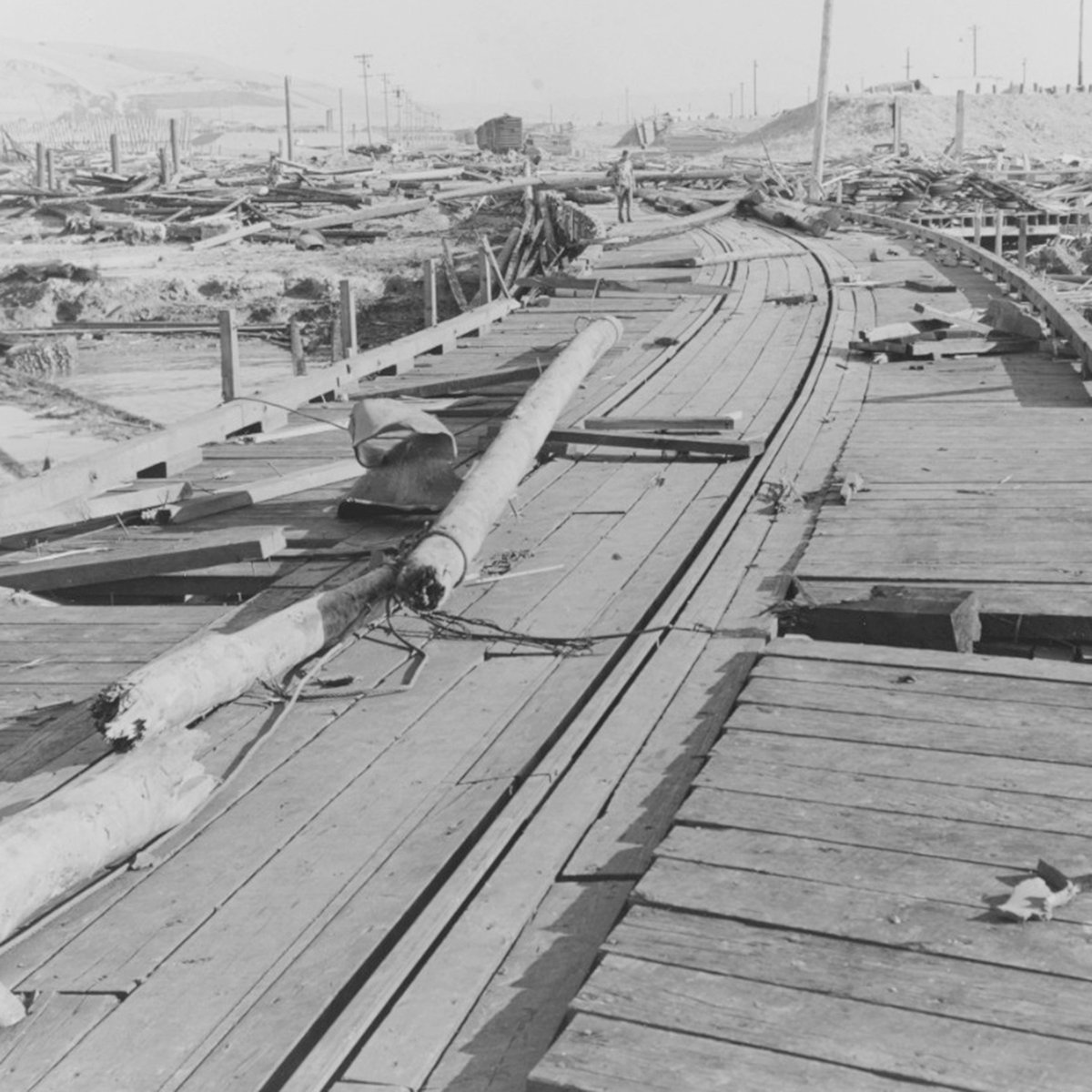cgtnamerica's tweet photo. On July 17, 1944, munitions loaded on a cargo ship detonated, setting off 5,000 tons of explosives at a naval port near San Francisco. In total, 320 sailors and civilians were killed, over 75% of whom were Black. Another 400 were injured. #USNavy #exonerated #Blacksailors https://t.co/gVgU5lpTnH