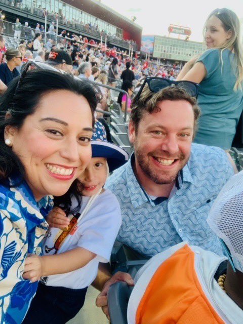 ilmediaschool's tweet photo. 🚨⚾️ We had a successful Alumni event last night at the @TheChicagoDogs game! It was great too see former graduates from our O’hare and Chicago campuses come out! Thank you to the Dogs staff for their hospitality! #iamims #baseball #reunion https://t.co/YD9u4mD1Eq