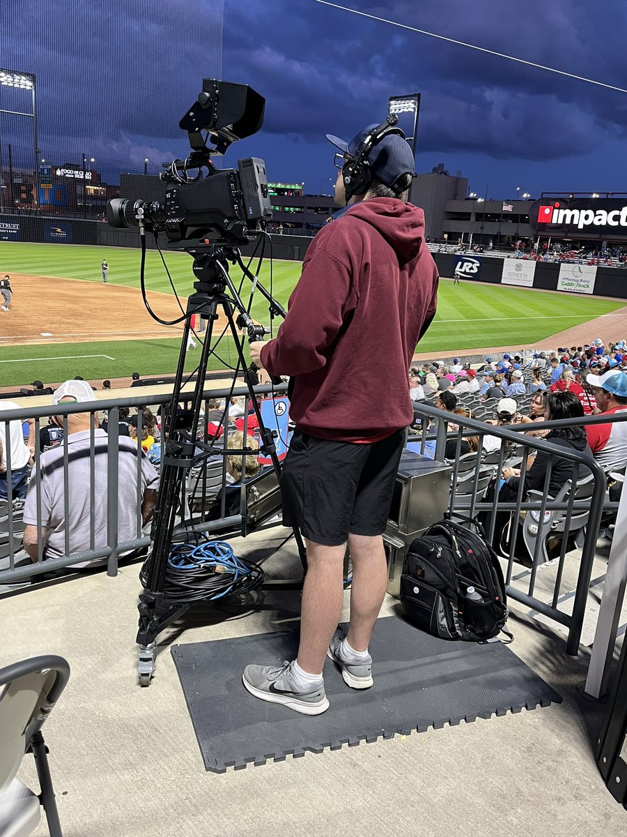🚨⚾️ We had a successful Alumni event last night at the <a href="/TheChicagoDogs/">Chicago Dogs</a> game! It was great too see former graduates from our O’hare and Chicago campuses come out! Thank you to the Dogs staff for their hospitality! #iamims #baseball #reunion