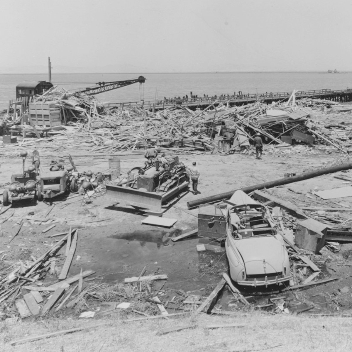 cgtnamerica's tweet photo. Surviving Black sailors were forced to pick up the remains and clear the blast site, while white officers were granted leave. The sailors had raised concerns about the dangers of the loading operation but were ignored. #USNavy #exonerated #Blacksailors https://t.co/SMPorj6BpU