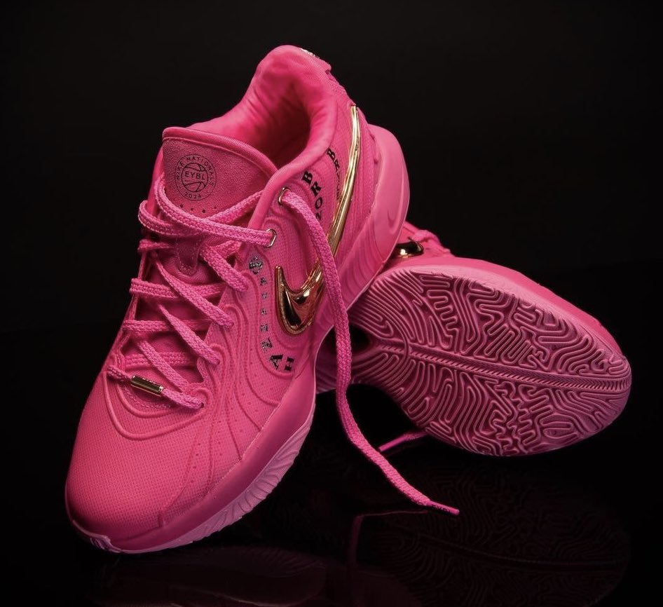 nicekicks's tweet photo. 2024 EYBL Nike LeBron 21’s✨ https://t.co/1IkQVBoDFY