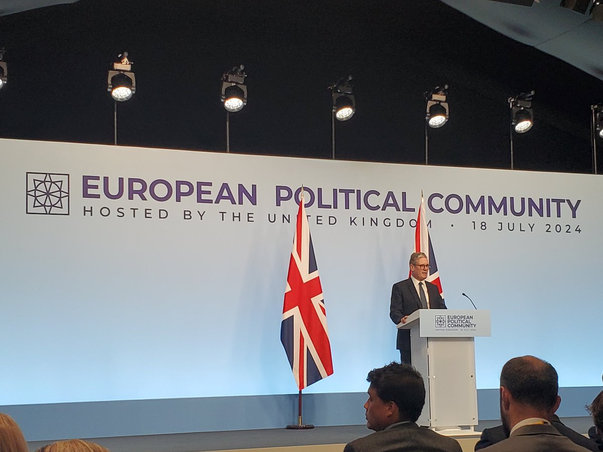 📸 Postales desde el Palacio de #Blenheim, donde #KeirStarmer ha dado por inaugurada una era en la relación de 🇬🇧 y 🇪🇺.
Seguridad (especialmente #Ucrania), migración y estabilidad democrática, platos fuertes; con #Gibraltar como extra para 🇪🇸
#BlenheimPalace #periodismo #news