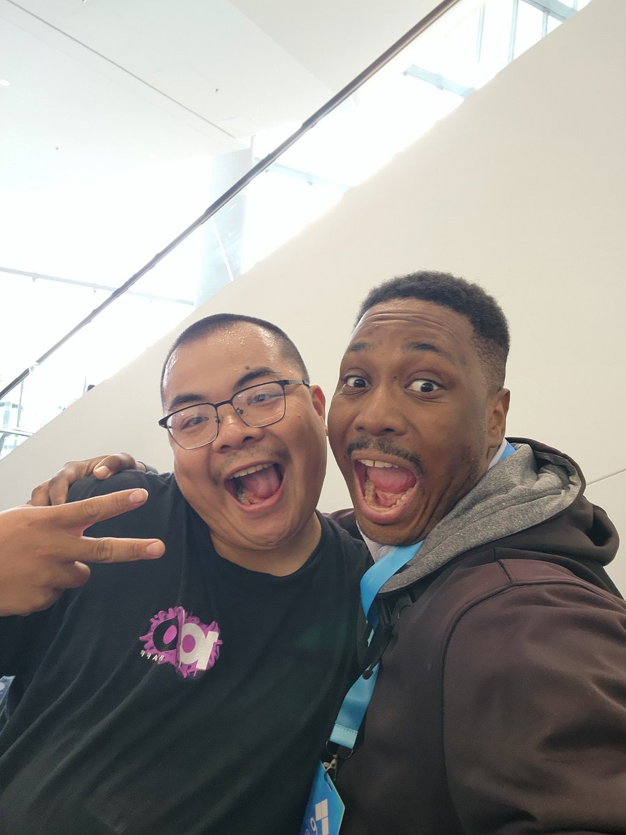Reiki_Kito's tweet photo. Meeting homies during badge pickup up! #EVO2024 #TouristDays https://t.co/490v6ktqbA