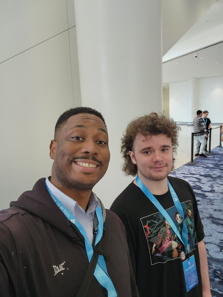 Reiki_Kito's tweet photo. Meeting homies during badge pickup up! #EVO2024 #TouristDays https://t.co/490v6ktqbA