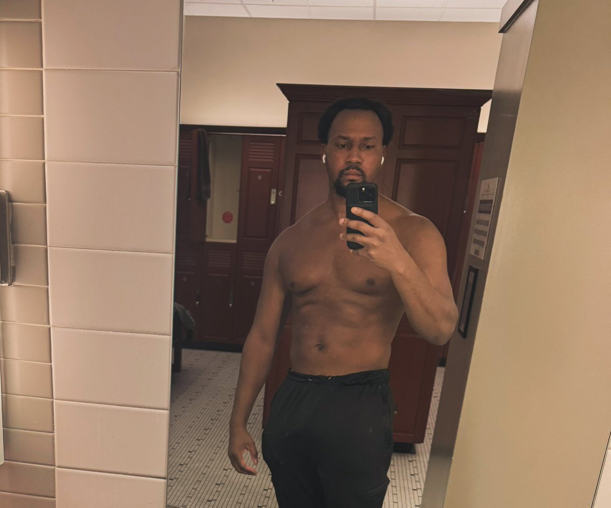 MikeCarter300's tweet photo. Chest and abs day! Round 1 complete! Vamos! July
#TheriseofMikeCarter #orlando #florida #legacy #windemere #pinehills #orangecounty #fitness #personaltrainer #abs #bodybuilding #lafitness #esportafitness #gym #eosfitness #body20 #body20drphillips #ngroup #lime #usarmy #saltxo #tampa #steppstowing #sanford #lovethyhaters #monstervapelabs #themonstergroup #x #twitter