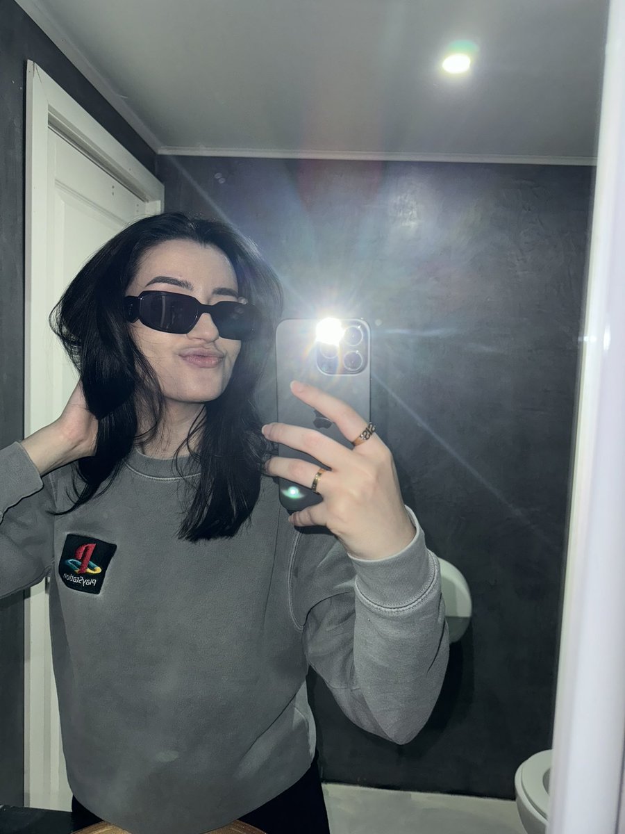 NoraExplorer tweet media