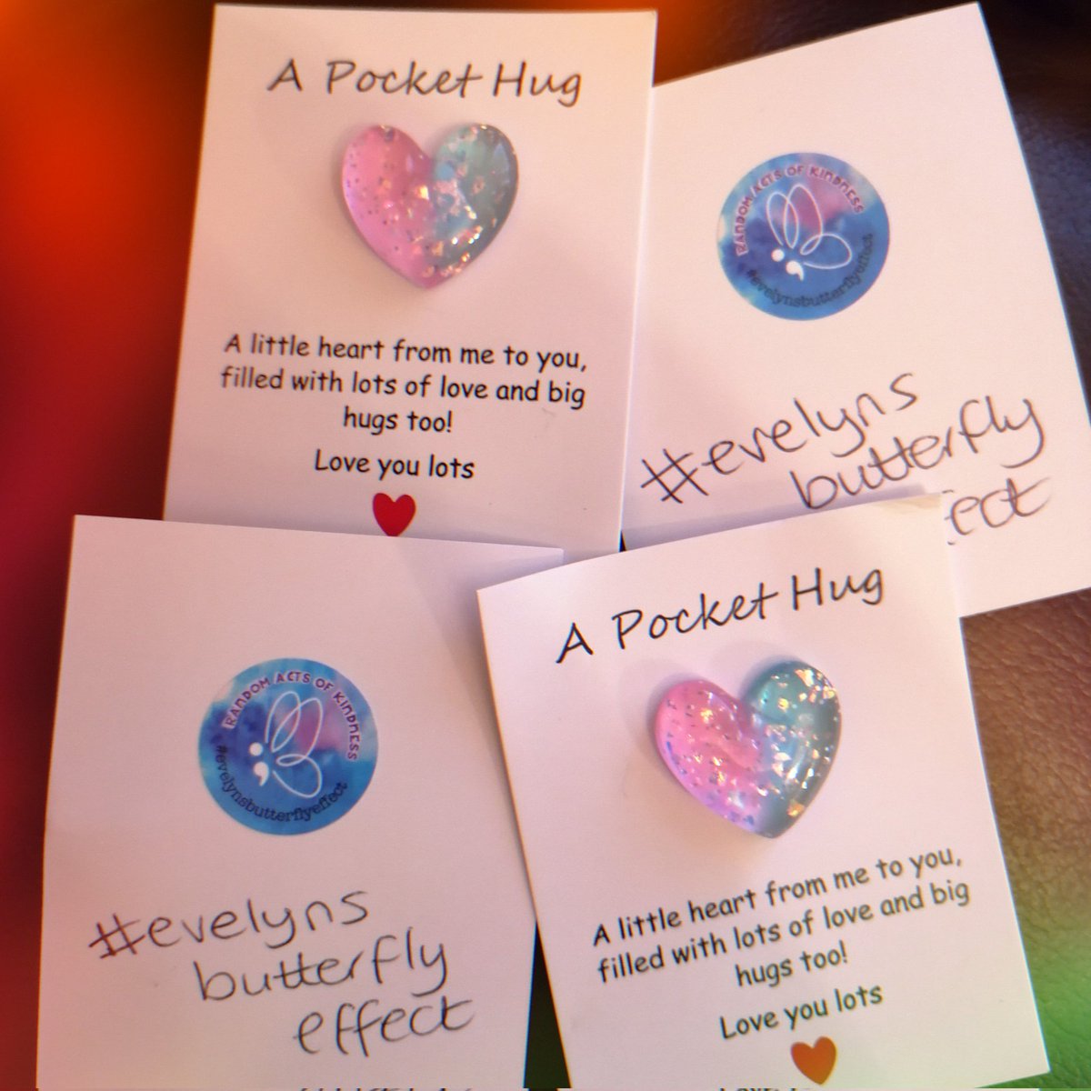 evelyn_b_effect's tweet image. How gorgeous are these?? Wonder where they&apos;re going to end up........

#evelynsbutterflyeffect #randomactsofkindness #pockethug #payitforward #mentalhealth #communityspirit #sprinklekindnesslikeglitter