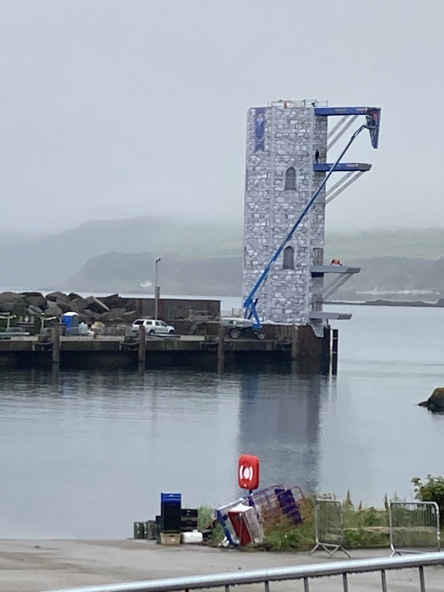 Ballycastle is all biz about <a href="/redbull/">Red Bull</a> cliff diving! The beach looks amazing!!