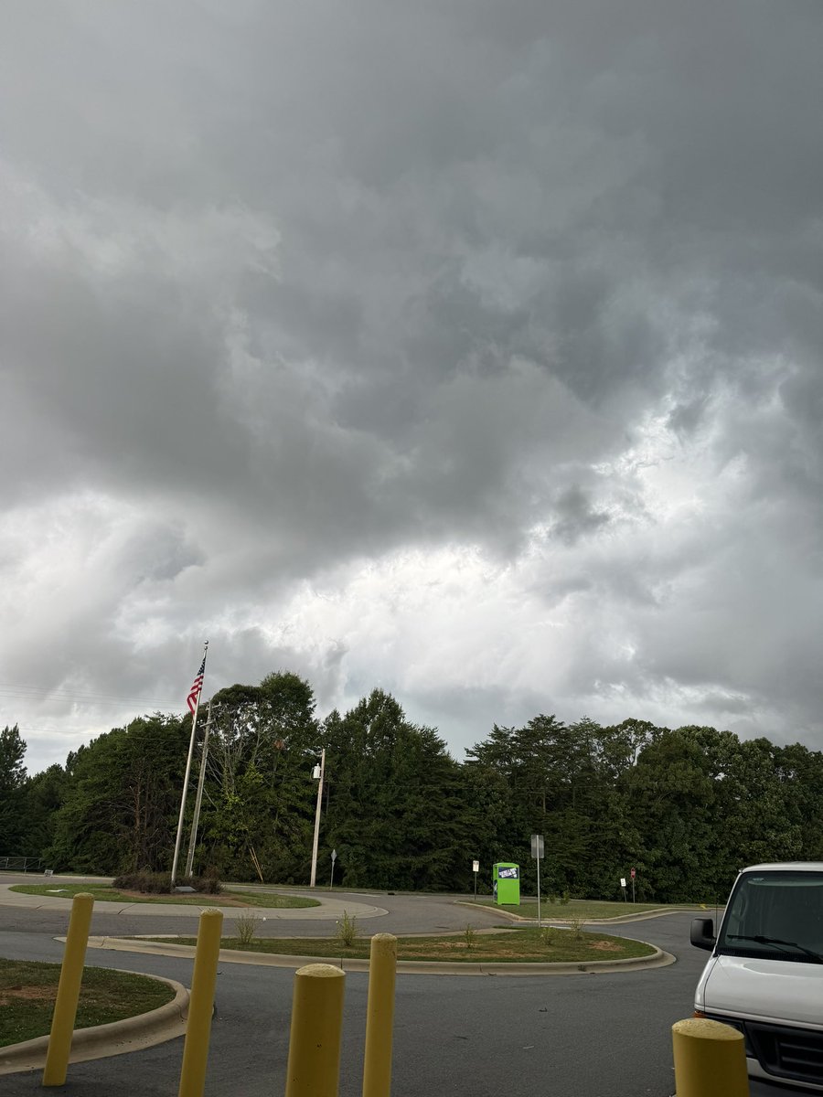 JOshieCB's tweet photo. @wxbrad this is in mooresville! https://t.co/0gLrHB8Efi