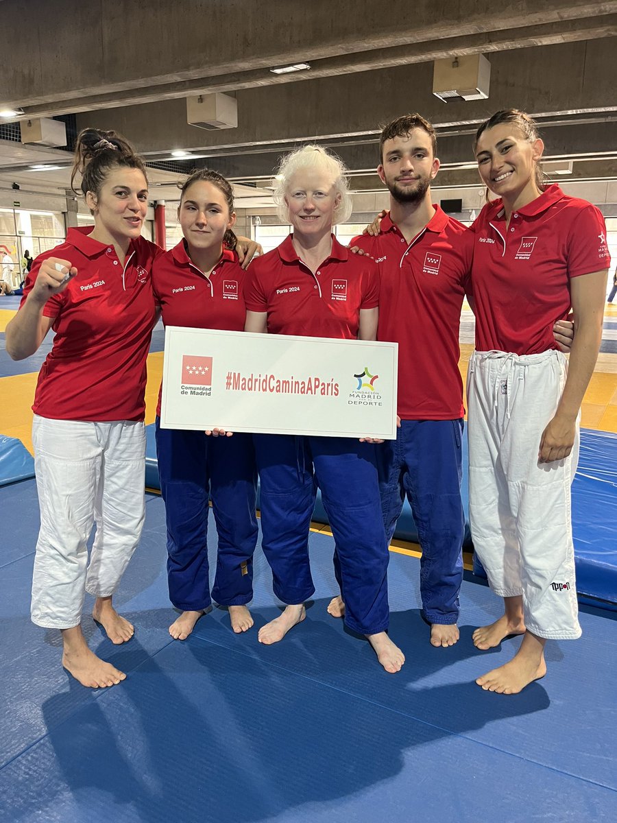 mandelina15's tweet photo. La @ComunidadMadrid  tiene 26 deportistas paralímpicos clasificados para #Paris2024, entre ellos, dos embajadores de #MadrirdCaminaAParis y la abandera del equipo paralímpico @MARTA_ARCE_P.

Mucha suerte a todos; lo mejor está por venir. https://t.co/xgTwaUP1Co