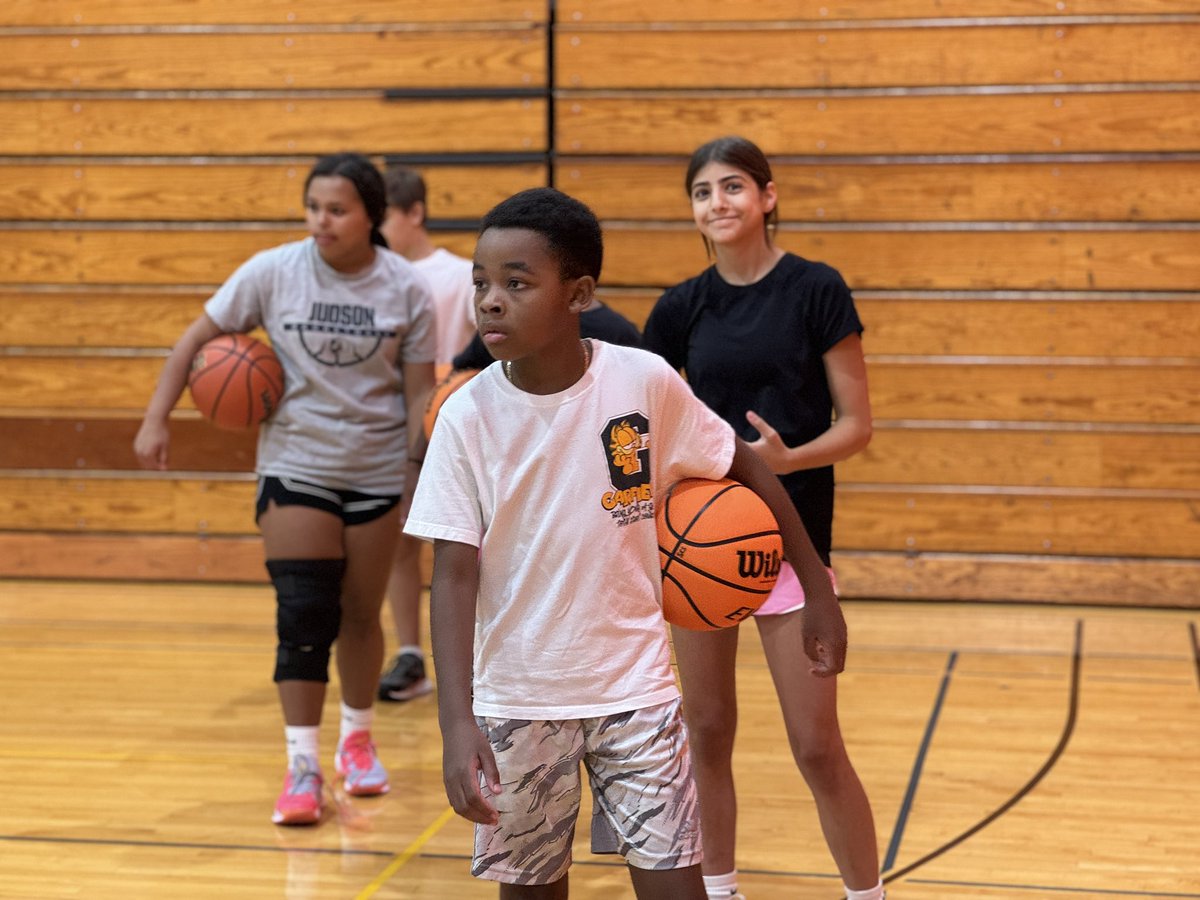 SCS__Conquerors's tweet photo. Our athletic programs don’t stop! Our basketball programs led by Coach Reid (women’s team) and Coach @M_Orris44 (men’s team) lead the way!! https://t.co/0Aw9PLFzW7