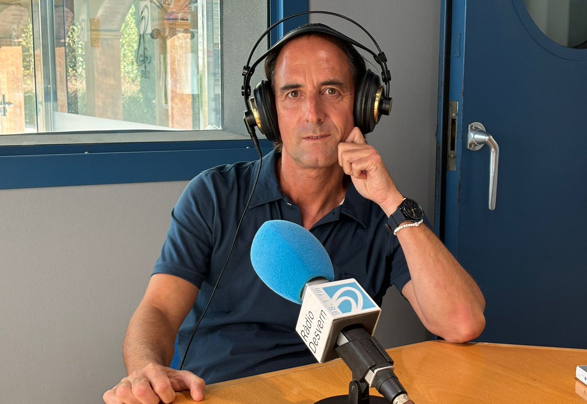 radiodesvern's tweet photo. 👟🔴 Carles Martínez, President del #ClubAtletisme de #SantJust, fa una valoració de la temporada 2023-2024 en una entrevista al magazin de tardes #ElRefugi de #RadioDesvern.
👉Entrenaments, competicions i valors que fomenta el club.
🎧ENTREVISTA:
https://t.co/WnOWrqUvUO https://t.co/kzMUM4zlME