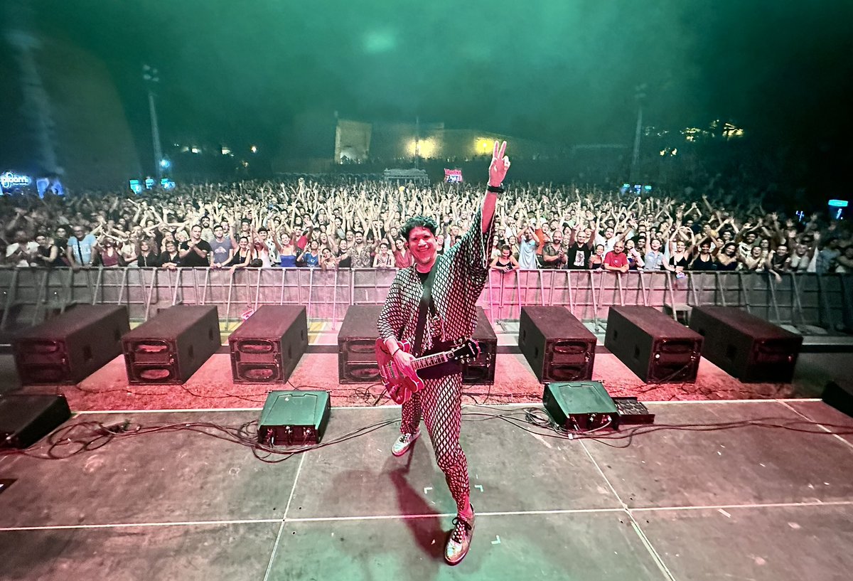 Thank you! Belgrade, Serbia 🇷🇸 
#Kalemegdan #ThieveryCorporation
#TourLife