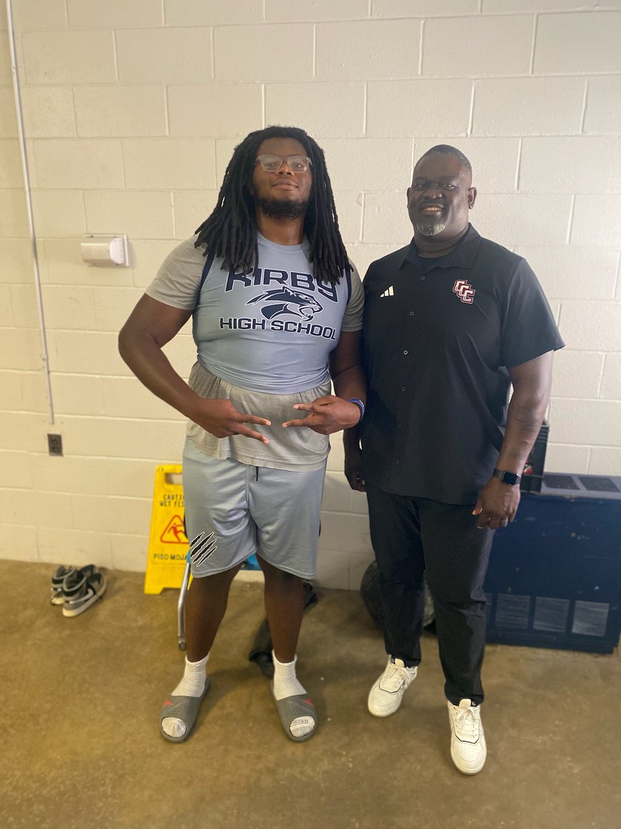 TheoTucker78's tweet photo. I had a good conversation with @Metcalf79 and I am blessed to announce that I have received my first offer from Coahoma Community College 
@CoahomaCC @CoahomaFootball 
#AGTG https://t.co/ZQ6bDt6qcy