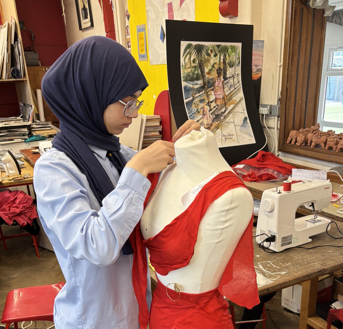 AlbermarleArt's tweet photo. #gcsetextiles Congratulations Yr10 for completing your coursework with such energy and pride! The team felt like they were in a Yr11 exam due to your focus, creativity and skill πππ½β¨β¨β¨β¨β¨β¨β¨ https://t.co/84bsfU1cOL