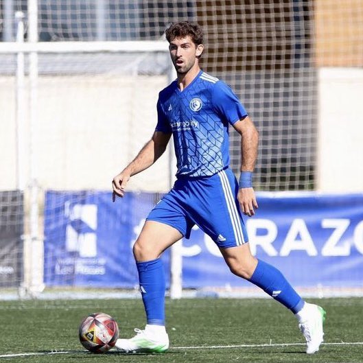 🔐 𝗖𝗛𝗜𝗡𝗖𝗛𝗨 𝗘𝗦 𝗩𝗘𝗥𝗗𝗜𝗕𝗟𝗔𝗡𝗖𝗢 🟢⚪️

🗼 Una torre de 1.90 metros de altura para la zaga

🔙 Pasado en las canteras del <a href="/RayoVallecano/">Rayo Vallecano</a> y <a href="/GetafeCF/">Getafe C.F.</a> 

🎯 4 tantos y playoff a Segunda RFEF con <a href="/LasRozas_CF/">Las Rozas CF</a> la temporada pasada

#SiempreCDToledo 💚⚪️