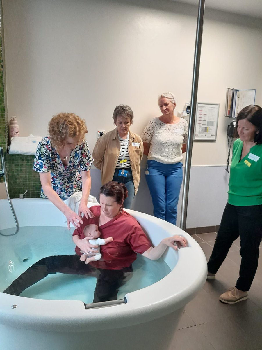 OrlaithSpitere's tweet photo. Delighted to welcome Paula Barry to share her knowledge and skills for water immersion and water birth in CUMH today. #waterbirth #CUMH @IrelandSouthWID https://t.co/ZqcNb4hmBH