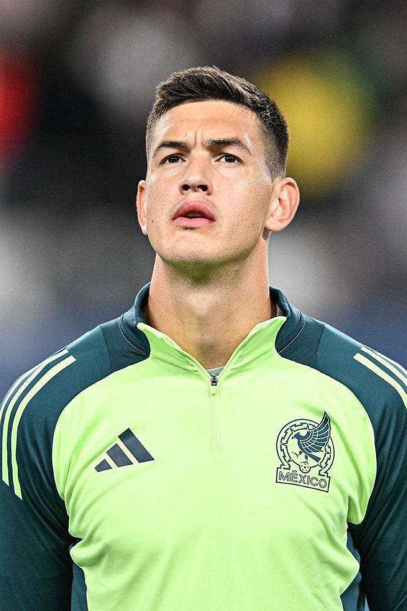 17TITULOSDELIGA's tweet photo. Si se da la salida de Sebastián Cáceres la tirada del equipo es ir por César Montes , así liberas una plaza de extranjero y te haces de un buen central. @ClubAmerica https://t.co/dPOXYjt2y0