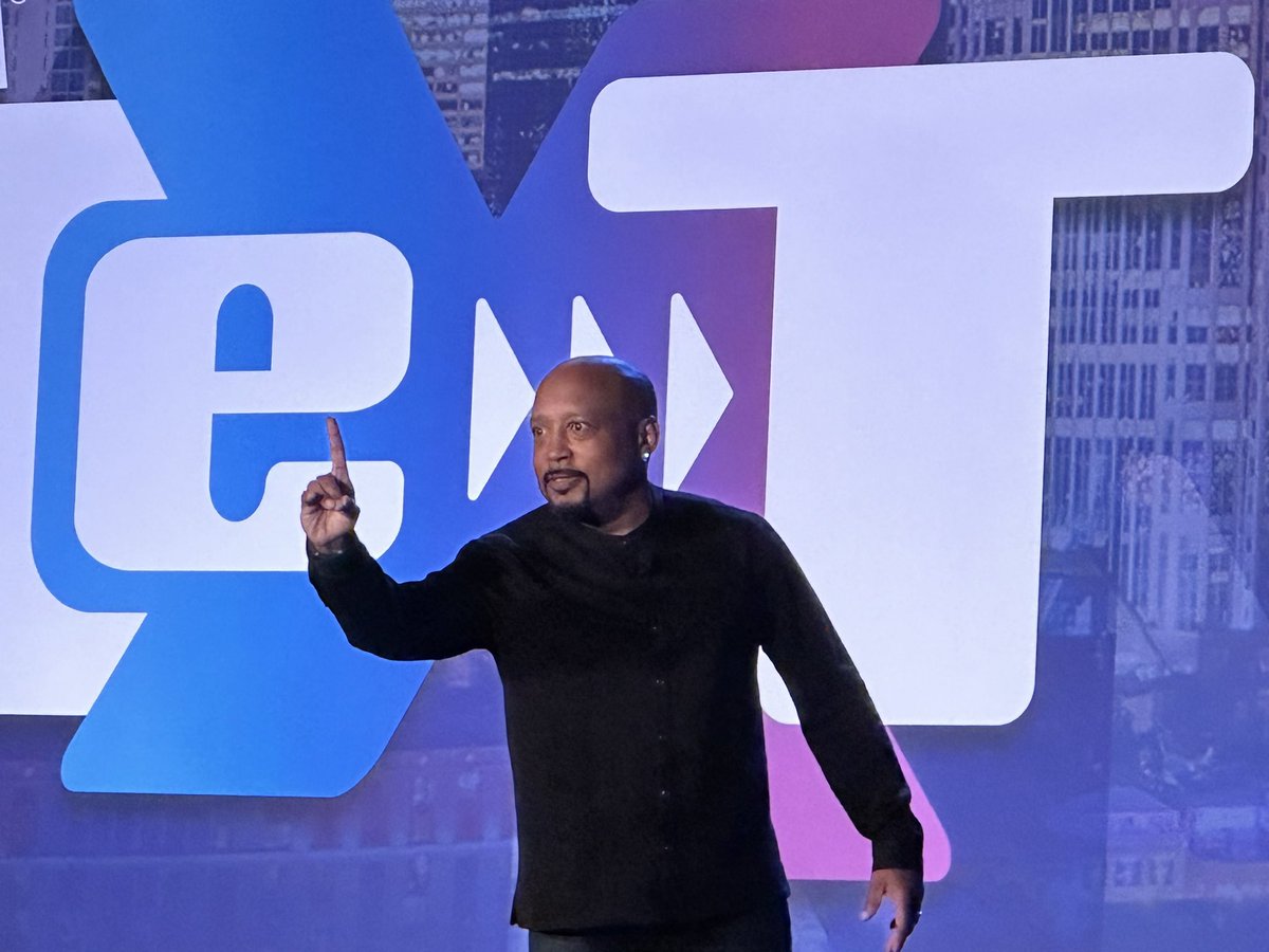 FU_Tone's tweet photo. Great to see @TheSharkDaymond at #NAMMNext today in #Nashville! Very inspiring! #futone #namm #sharktank #daymonjohn https://t.co/RiEhXxJ5po