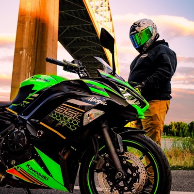 RenegadeHart's tweet photo. #NewProfilePic https://t.co/cXjGrF96cq