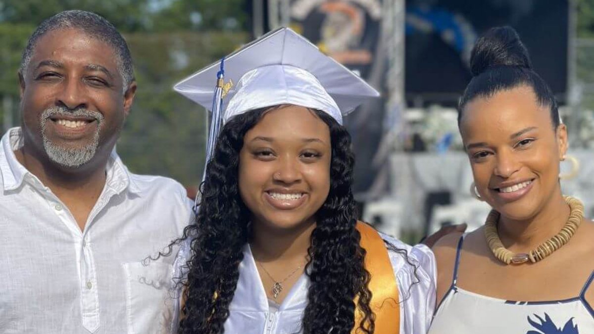 Student Leadership Network (@studentleadnet) on Twitter photo Meet Aileen, an alumna of The Heritage School and a <a href="/HowardU/">Howard University</a> student studying Film & TV with a minor in Spanish.
Aileen dreams of creating films in Spanish to represent her communities one day. 🎥✨
Learn more about Aileen & her journey at Howard: bit.ly/46f1Kft #HBCU Meet Aileen, an alumna of The Heritage School and a <a href="/HowardU/">Howard University</a> student studying Film & TV with a minor in Spanish.
Aileen dreams of creating films in Spanish to represent her communities one day. 🎥✨
Learn more about Aileen & her journey at Howard: bit.ly/46f1Kft #HBCU