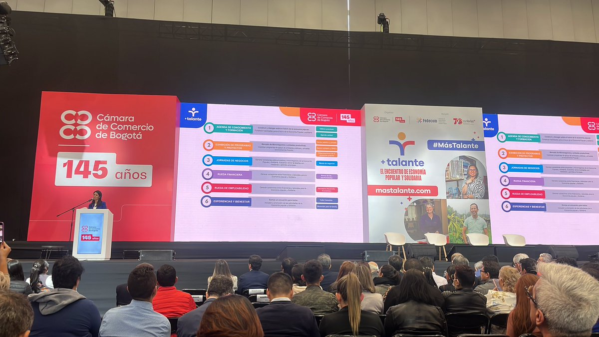 AndresCarboA's tweet image. En el primer encuentro de economía popular y solidario organizado por la @camaracomerbog @+Talante #+Talante #ClusterSoftware presentes ver la agenda de los 3 días