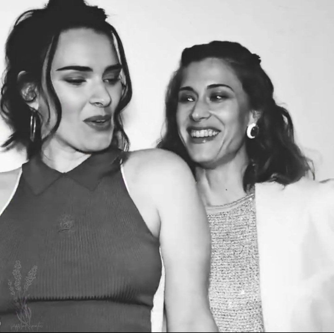 Zoe3100's tweet image. 👀👁️👁️
In the eyes, chicas #mufin 🥰