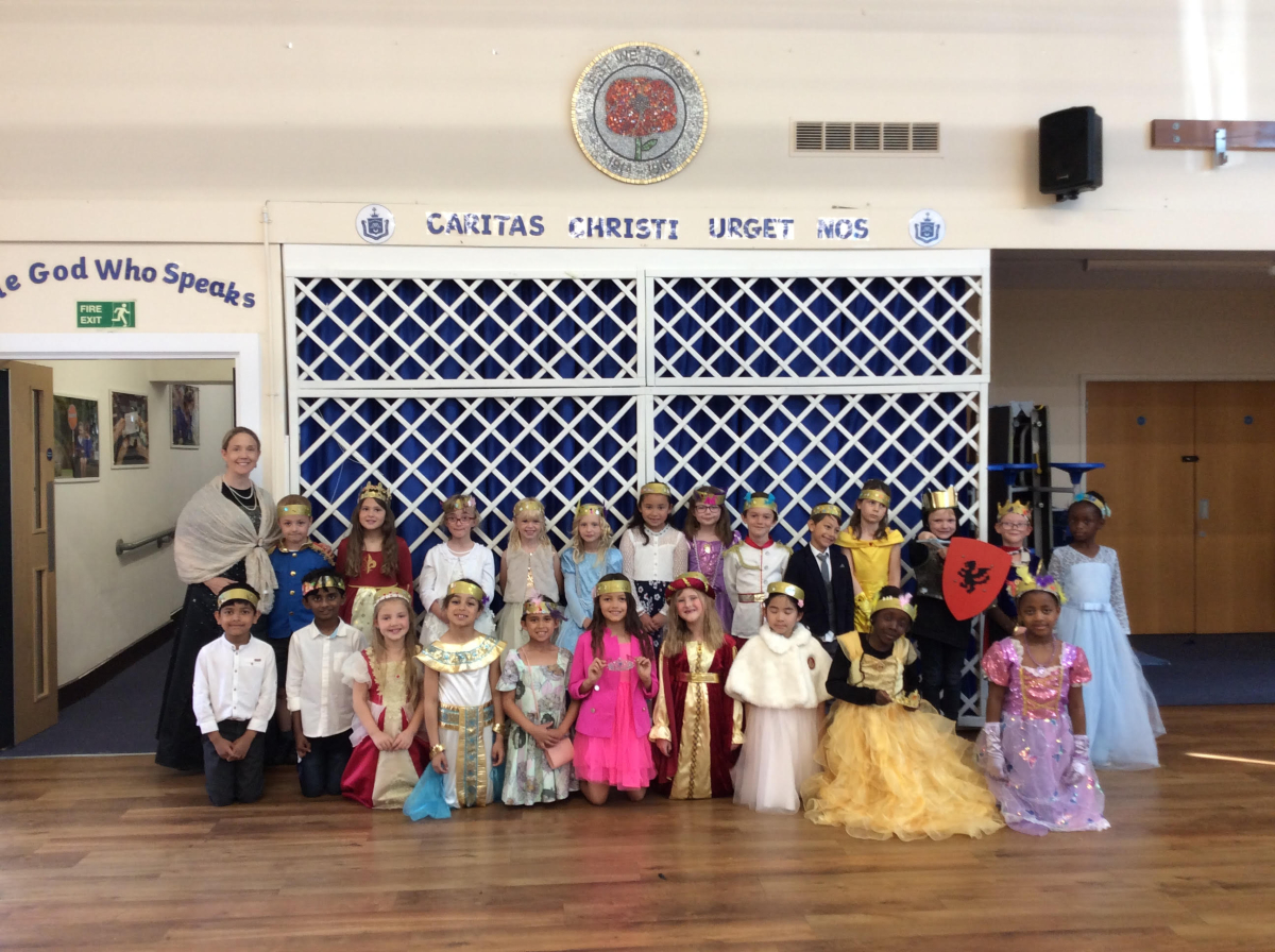 ololwitney's tweet photo. Monarchy day today in Year 2 https://t.co/VTrPiwEIlR