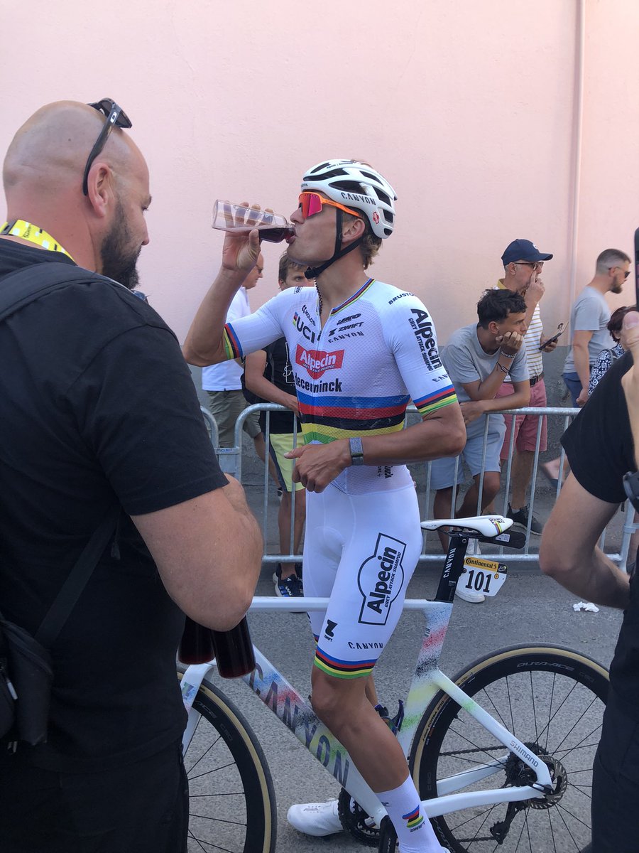 RonnieGeschiere's tweet photo. Mooi dagje in Barcelonnette #TdF2024 https://t.co/YZ9eqiiS4H
