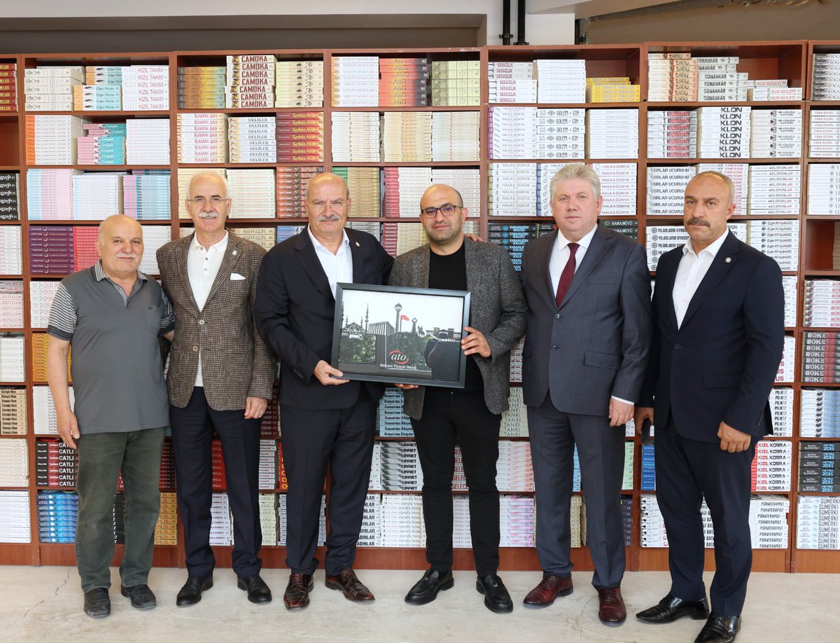 ahmetakca55's tweet photo. Ankara Ticaret Odası Yönetim Kurulu Başkanımız @GurselBaran,bey ve yönetim Kurulu Başkan Yardımcımız Temel Aktay, Yönetim Kurulu Üyemiz,Ali İhsan Güçlü ile birlikte ATO'nun 10 No'lu Basın Yayın Meslek Komitesi Meclis Üyesi Caner Vural'ın iş yerini ziyaret ederek çalışmaları hakkında bilgi aldık

@temelaktay @AlihsanGl4 @canervrl