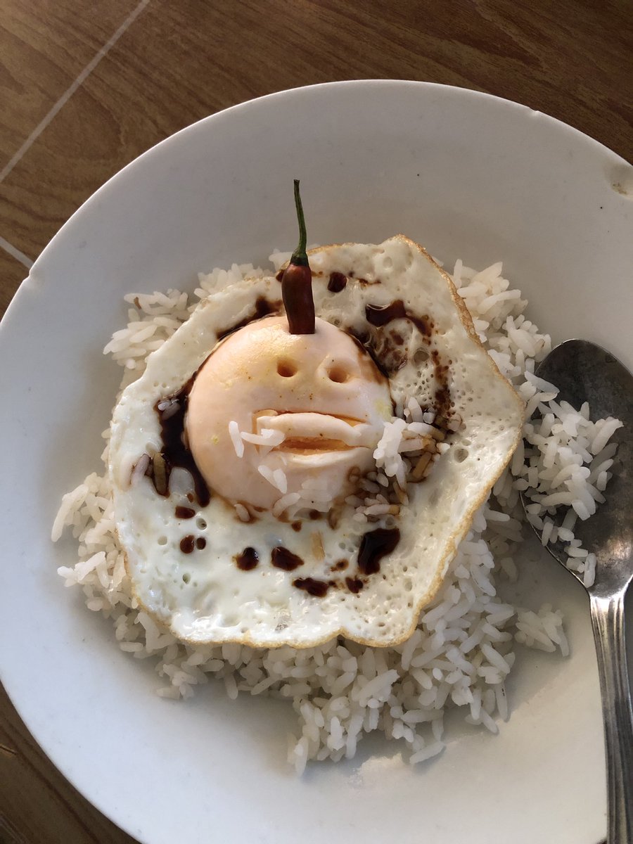 backpackersandi's tweet photo. Makan telur dadar https://t.co/UqGcpgIJ7A