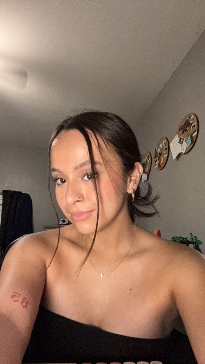 Dani (@danielaloya_) on Twitter photo 