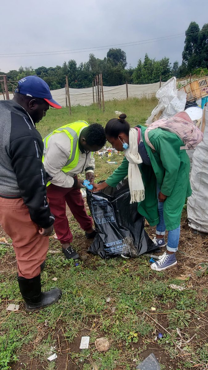 Wanavijiji_sdi's tweet photo. Days 1 and 2 of data collection in Naivasha involved tracking the average waste generated at the household level and recording data on waste pickers around the Naivasha municipality.

#MakingSlumsVisible #InclusiveCities https://t.co/n0WX58VfqM