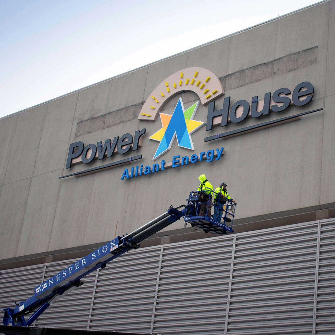US_LED's tweet image. On this #ThrowbackThursday, we take a peek at this amazing re-branding project for @AEPowerHouseCR.

@NesperSign manufactured this stunning 60' visual masterpiece and incorporated @US_LED sign modules to make it really stand out!

#TBT #signlighting #alwaystherightchoice