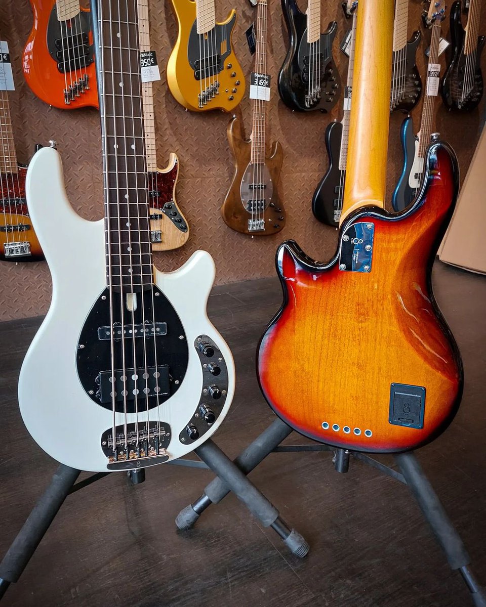 sireusaofficial's tweet photo. Antique White and 3 Tone Sunburst are just two among the five color options for the new Sire Z7. Pre-order now via any of our dealers. 📸@bassmaniac_paris (IG)
#SireCollection #Sirebass #SireZ7 #MarcusMiller #Sire2024models https://t.co/edTBBzhMxw
