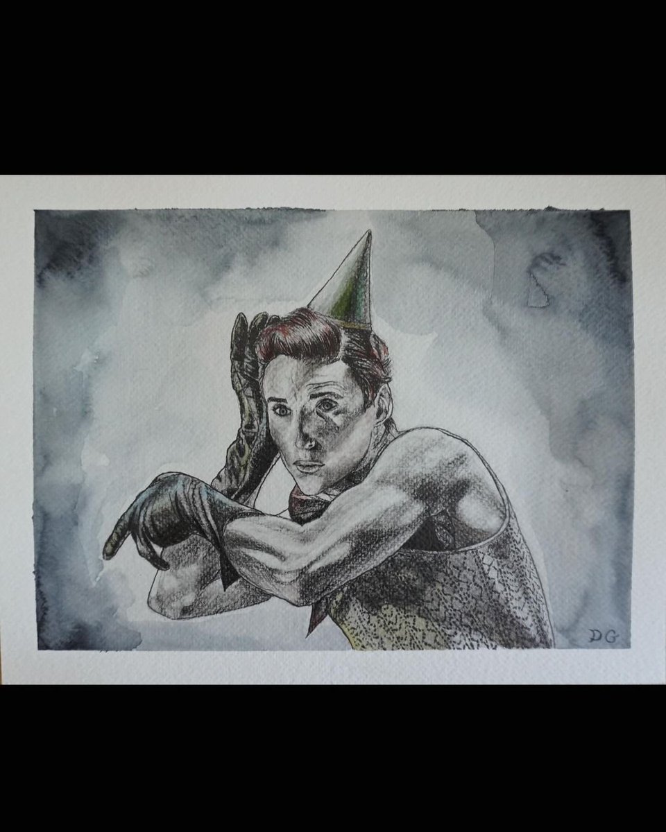 MCDV2's tweet photo. A new fan art for Eddie!!!
#EddieRedmayne received a beautiful gift, The #Emcee #portrait!!
@kitkatclubnyc
#fanadventure #Cabaret #Broadway #NYC
Source and credits to https://t.co/vGvR86yQjp https://t.co/YNN5pIqqeI